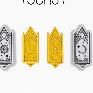 Puede incluir: Conjunto de tres cortadores de galletas impresos en 3D con forma de ventana gótica con un diseño de sol, luna y estrellas. Los cortadores están hechos de plástico vegetal PLA y son no tóxicos.