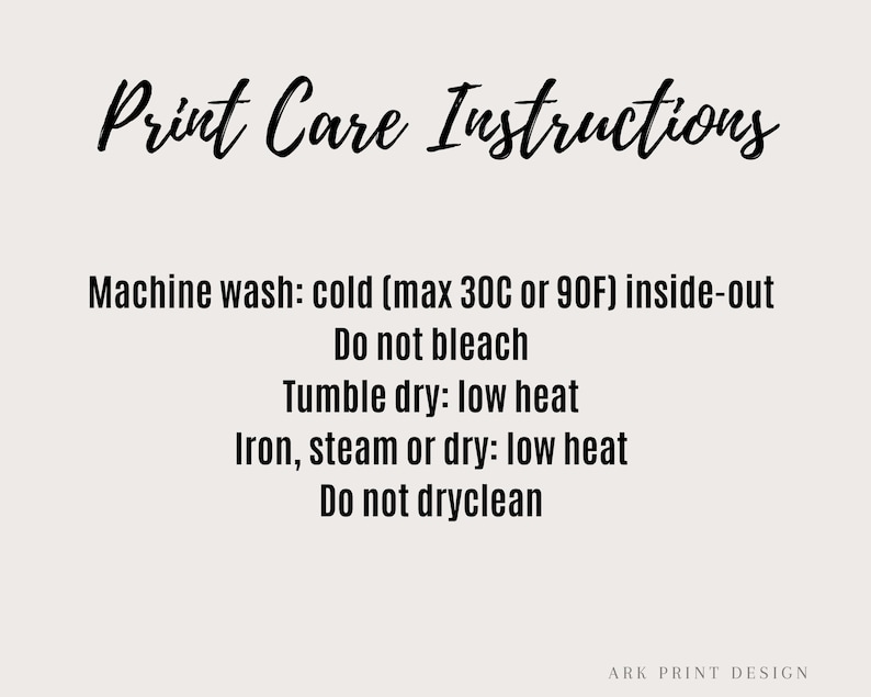 Peut inclure: Instructions d'entretien pour un v&ecirc;tement&nbsp;: Lavage en machine &agrave; froid (max 30&nbsp;&deg;C ou 90&nbsp;&deg;F) &agrave; l'envers, ne pas utiliser d'eau de Javel, s&eacute;cher en machine &agrave; basse temp&eacute;rature, repasser, vapeur ou s&eacute;cher &agrave; basse temp&eacute;rature, ne pas nettoyer &agrave; sec. ARK PRINT DESIGN.