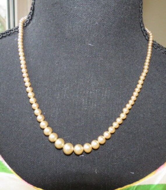 Single strand faux pearl necklaceJ apan vintage 1… - image 2