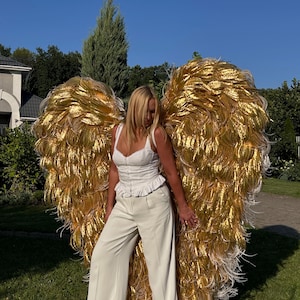 Gold Angel Wings: Extra Large Feathered Costume for Cosplay