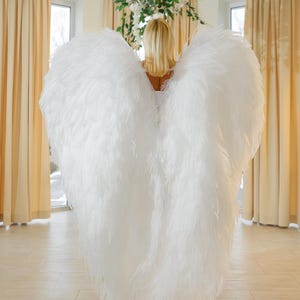 White Fluffy Angel Wings: Cosplay, Dance, Festival - Optional LED