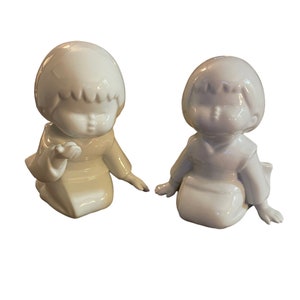 Toyo Japan ceramic sculptures of girls set of 2