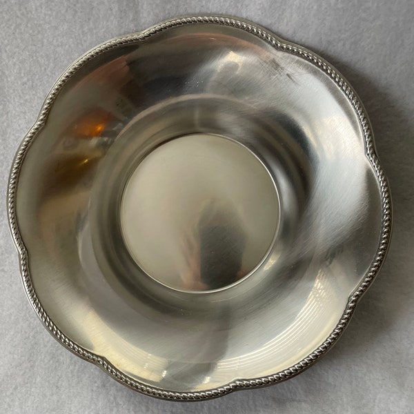 Alessi Italian 18/10 Stainless scalloped bowl