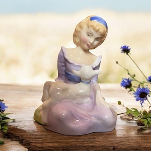 Royal Doulton Figurine Mary Had A Little Lamb Bone China VTG HN 2048