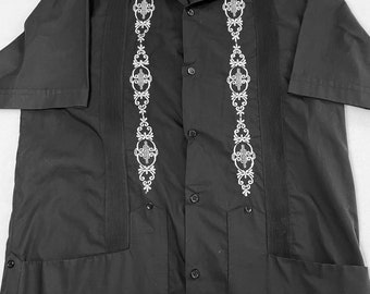 D’Accord Men’s guayabera shirt in black, size M