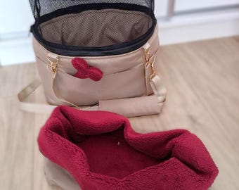 Cappuccino Hundeträger Reisetasche: Von Fluggesellschaften zugelassenes Haustierbett mit weinrotem Fell