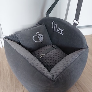 Velour Dog Car Seat: Personalized Pet Carrier with Safety Straps