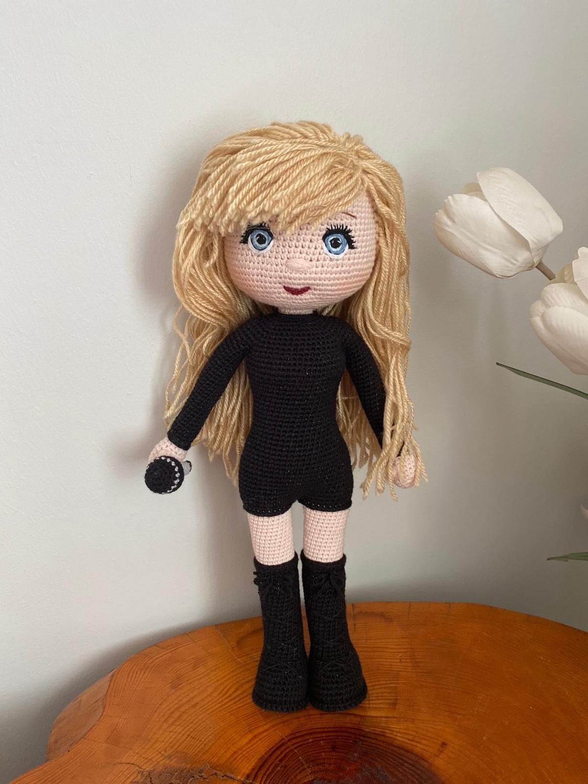  Unofficial Taylor Swift Crochet Kit: Includes Everything to  Make a Taylor Swift Amigurumi Doll!: 9780785844181: Galusz, Katalin: Books