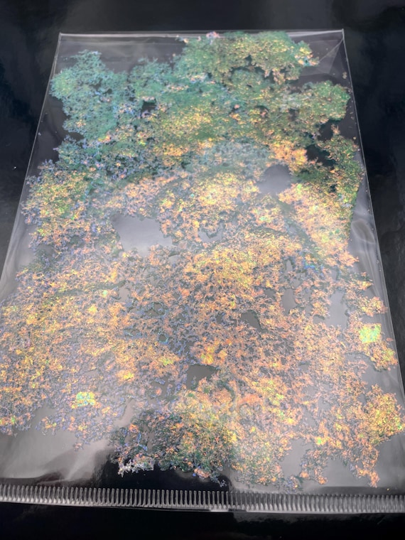 Dichroic Bubbles