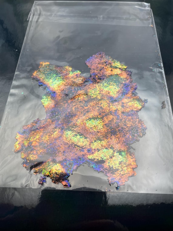 Dichroic Bubbles