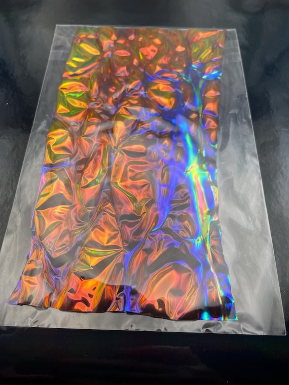 Dichroic Bubbles