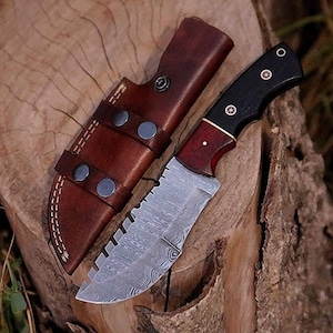 Damascus Steel Tracker Knife - Handmade - 10 Inches - Horizontal Carry Sheath