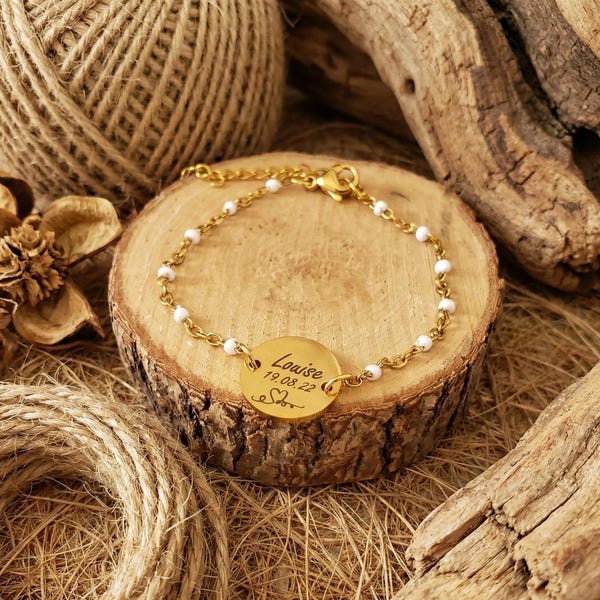 Personalized bracelet with engraved medallion and beaded chain, Mother's Day jewelry, Mother's bracelet, Godmother, Baby shower gift, Personalized Christmas gift