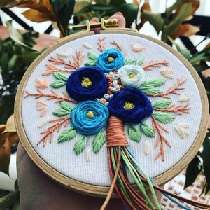 Best Mom Ever Embroidery HoopBlue floral hand embroidered wall decoration- hand embroidery wall board-  blue coloured decor