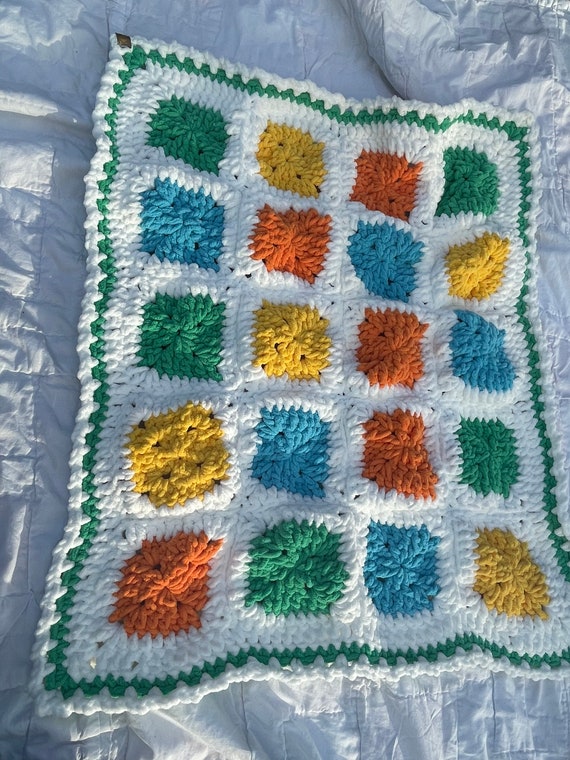 Bernat Beginner Granny Square Crochet Blanket​ Pattern