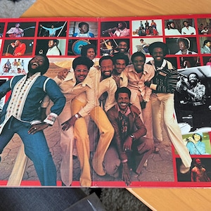 Vintage Vinyl Record - Earth Wind and Fire / The Best of Earth Wind and Fire Vol. I [1978 Columbia Records FC 35647] Vintage Vinyl Record LP
