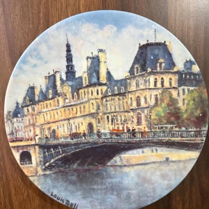 D&#39;Arceau-Limoges Porcelaine de Limoges France l&#39;Hotel de Ville de Paris Vintage Collectible Plate 1983