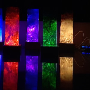 Lámpara epoxi, lámpara de resina, lámpara epoxi hecha a mano, lámpara artesanal, resina artesanal, luz nocturna, lámpara de madera de resina, decoración única