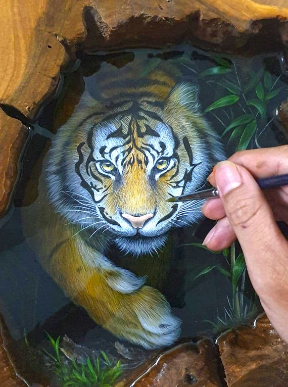 ロシアリクガメ　額付きミニ絵画　油彩 Resin Painting Traditional Golden Tiger in Wood, 3D Resin