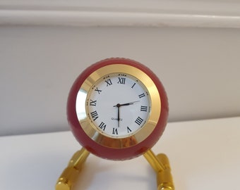 Upclycled cricket ball stylish different clock. Great gift for him or her. Looks good in any room. In stock ready to be posted out.