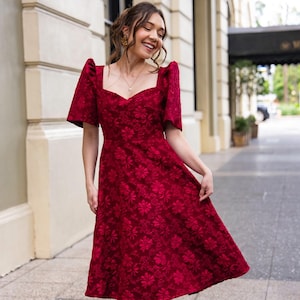 Liebe Midi Filliniana Kleid (Rosenrot) | Hergestellt auf den Philippinen, Schiffe aus Australien | Mestiza Fillipina