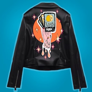 Op maat gemaakt tarotkaartontwerpjack | Geschilderd kunstleer | Tarotcadeau | Damesjassen | Bikerjack | Handgeschilderd jack | Tarotlezen