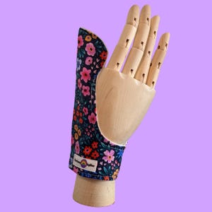 handschuhe netz Bremorou 4 Paar Fishnet Arm Warmers Armstulpen Schwarz Arm Strumpf Netz Netzhandschuhe Fishnet Fischnetz für 80er Jahre Verkleidung Kostüm Party Lieferungen Cosplay Kostümzubehör Spielzeug WADEO Trinkblase 2 Liter madd gear scooters Variante:70mm 3 Paar (6 Stück)