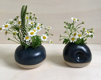 Kleine Keramikvase / Steckvase / Ikebana / Japandi