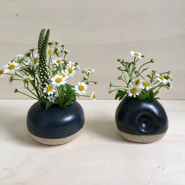Kleine Keramikvase / Steckvase / Ikebana / Japandi