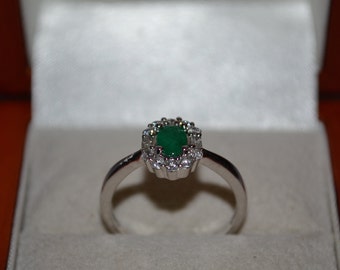 Ladies 18ct White Gold English Hallmarked Emerald and Diamond Cluster Ring Size N