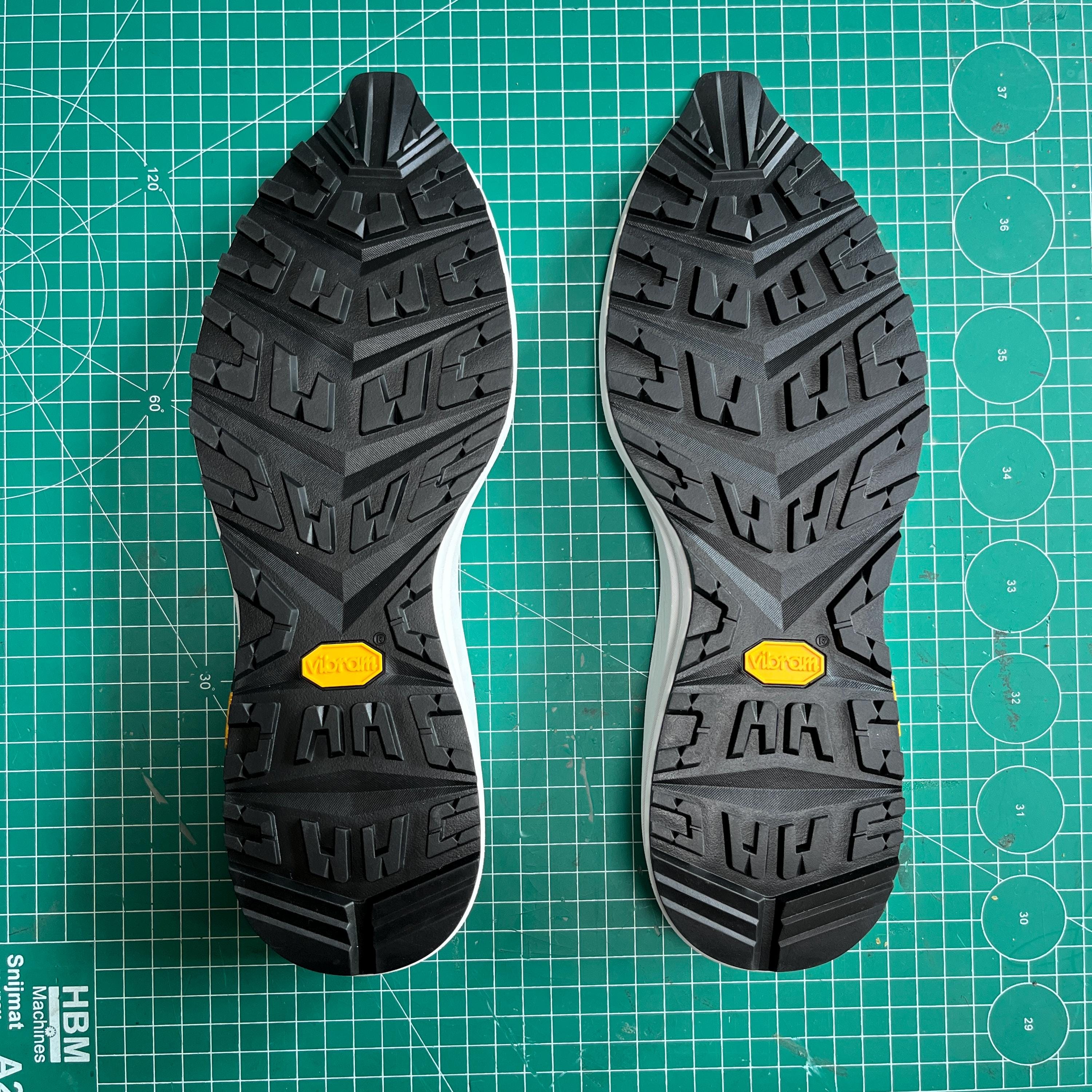 靴 Vibramsole Drawstring Sneakers 36 VIBRAM Pagoda 1154C Sneaker / Runner Sole - White / Black - Etsy