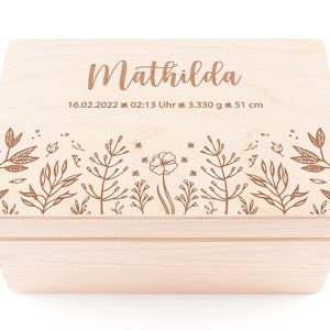 Erinnerungskiste Baby | Personalisierte Erinnerungsbox aus Holz | Blume | Geschenk zur Schwangerschaft, Geburt, Taufe, Kommunion | Babyparty