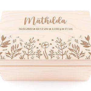 Erinnerungskiste Baby | Personalisierte Erinnerungsbox aus Holz | Blume | Geschenk zur Schwangerschaft, Geburt, Taufe, Kommunion | Babyparty
