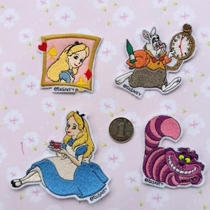 Parche bordado para coser o planchar de Alicia en el país de las maravillas, aplique