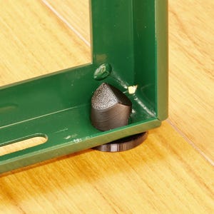 Set di protezioni per il pavimento degli arredi dei tendoni da birra - ideale per montaggi e smontaggi frequenti - realizzato in gomma per arredi da tendone da birra, ad esempio panche e tavoli da birra RUKUevent.