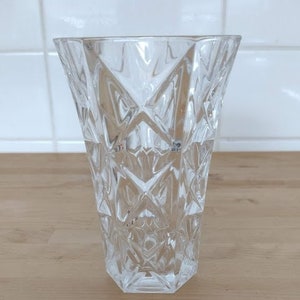 Cristal D&#39;Arques flared crystal vase