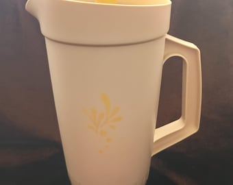 Vintage Tupperware Vacuum Seal 2L Jug