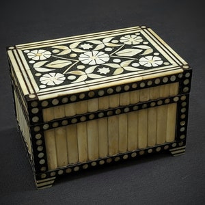 Boîte décorative antique pour la maison | Boîte de rangement fabriquée à la main avec incrustation d'os | Artisanat | Sculpté à la main | Boîte antique | Article cadeau