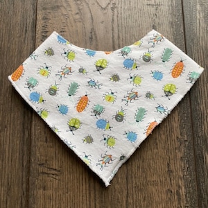 Magnetic Bandana Baby Bib- Lots of Bugs