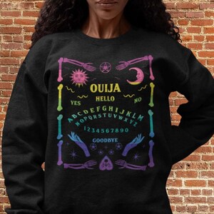 Ouija Planchette Shirt, Ouija Spirit Brettspiel Shirts, mystisches Shirt, Hexen Shirt, ästhetische Kleidung, Wicca Shirt, Sweatshirt