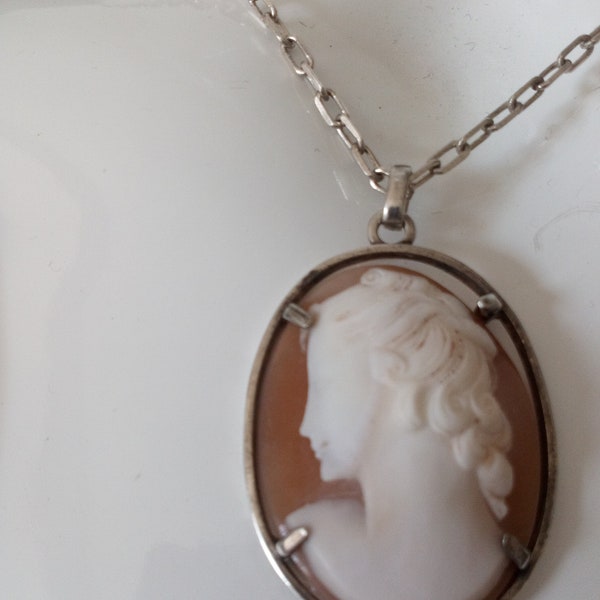 Collier de chaîne en argent Shell Cameo