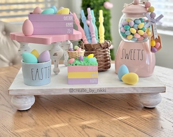 Huevos de Pascua de madera en tonos pastel: Decoración de bandejas escalonadas