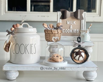 Bandejas de galletas con chispas de chocolate Fake Bake / Exhibición Rae Dunn