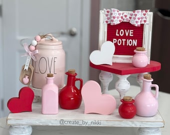Botellas de poción para San Valentín / Bandeja escalonada rosa y roja