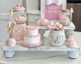 Bandeja de varios niveles de Feliz Cumpleaños / Sprinkles / Helado / Pastel de Cumpleaños / Cuchara para Recipiente Rae Dunn