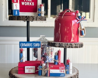 Decoración de bandeja escalonada del 4 de julio / Soporte para fuegos artificiales, pala de madera