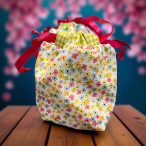 Fabric drawstring pouch