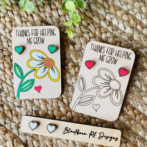 Merci de m'avoir aidé à faire pousser des cartes de boucles d'oreilles et des clous d'oreilles en forme de coeur Fichier numérique