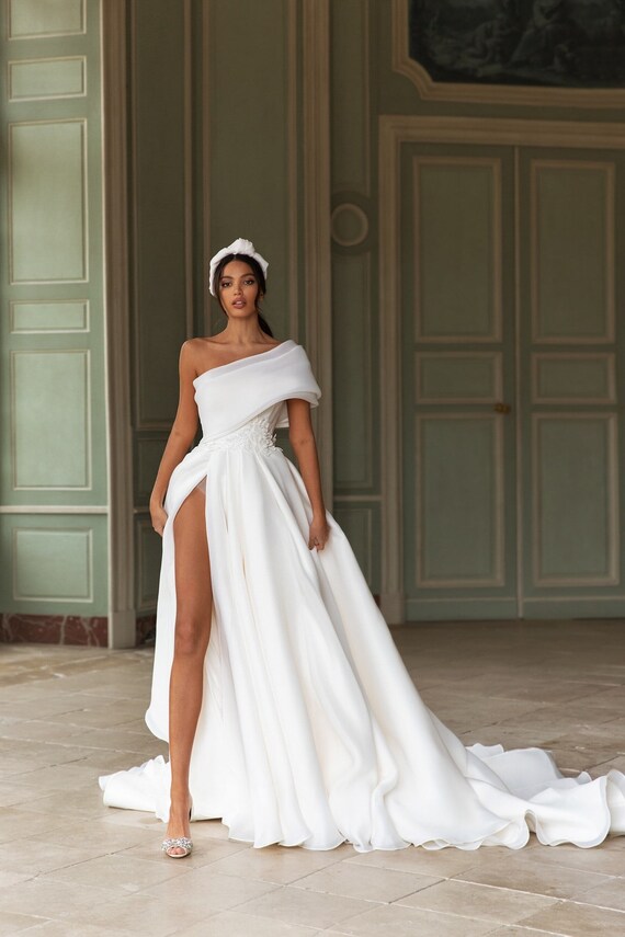 Pierna alta Lado Vestido de novia dividido Único Un hombro - Etsy México Pierna alta Lado Vestido de novia dividido Único Un hombro - Etsy México