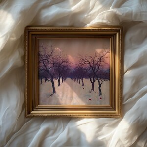 Puede incluir: Obra de arte enmarcada en oro que representa un paisaje invernal con árboles desnudos bordeando un camino nevado. El cielo cambia de rosa a púrpura. Marco dorado.